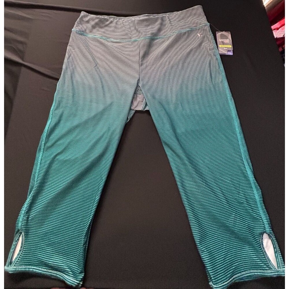 Danskin Now Women XXL 2XG 20 Teal Black Capri Leggings Dri More Cutout Hem NWT